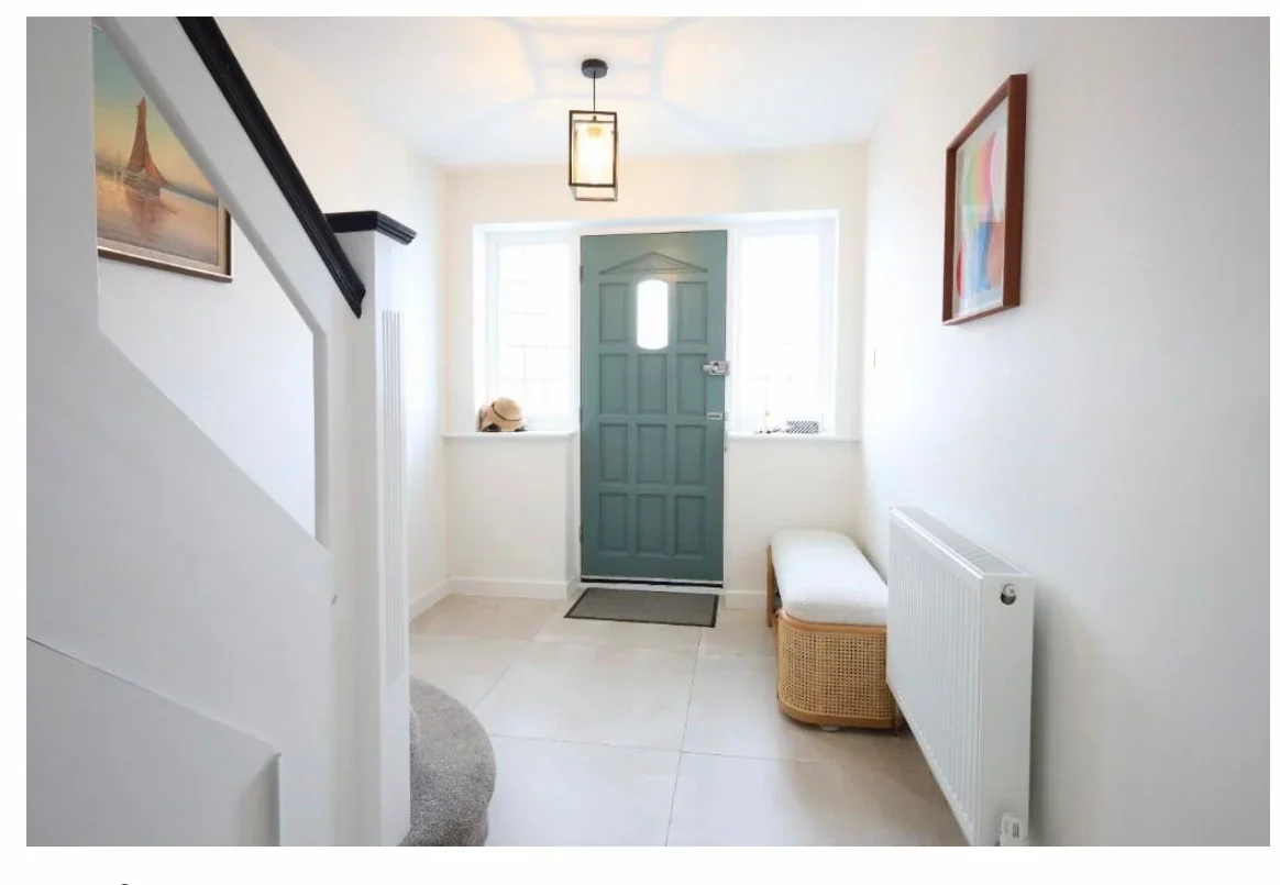 Room Waverley Road in Epsom and Ewell