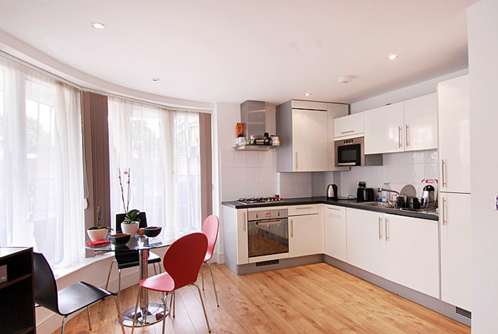 Flat Gloucester Court in London