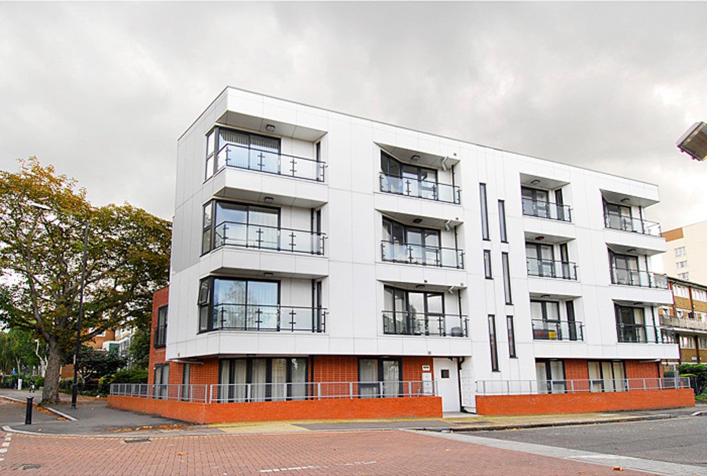 Flat Gloucester Court in London