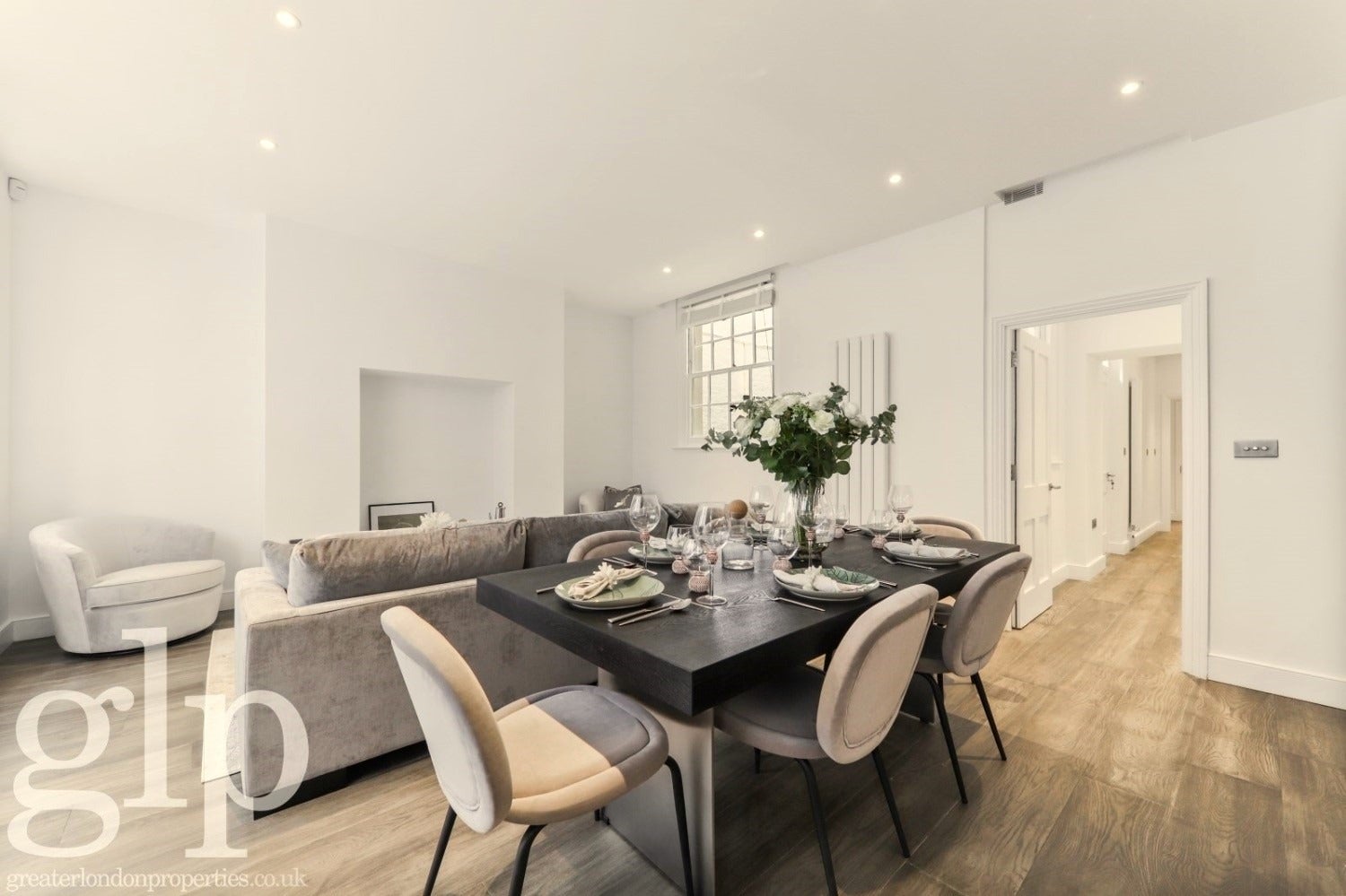Flat Hyde Park Gardens Mews in City of Westminster