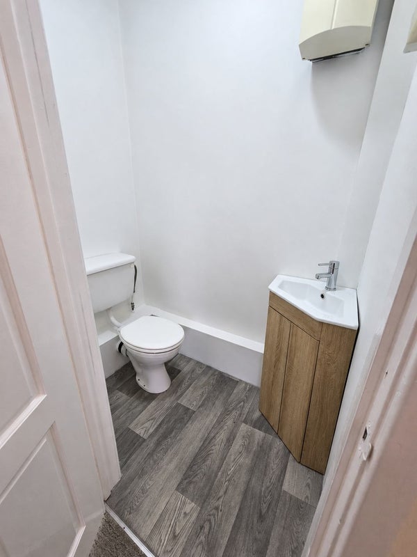 Room Croxteth Road in Liverpool