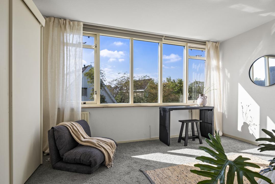 Tussenwoning te koop: Korenmolen 64, Alphen Aan Den Rijn