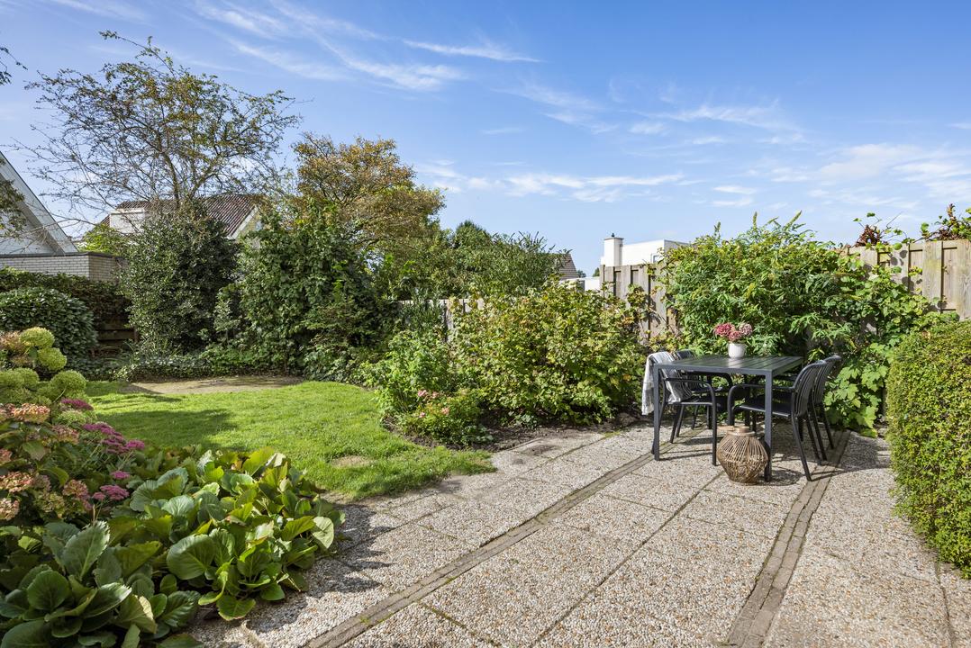 Tussenwoning te koop: Korenmolen 64, Alphen Aan Den Rijn