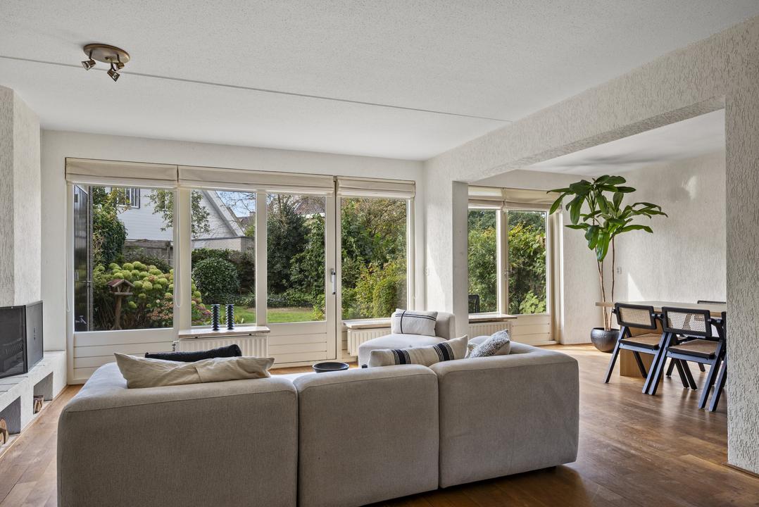 Tussenwoning te koop: Korenmolen 64, Alphen Aan Den Rijn