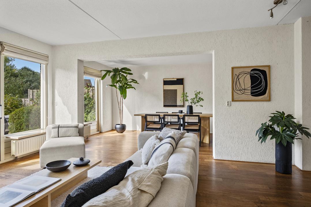 Tussenwoning te koop: Korenmolen 64, Alphen Aan Den Rijn