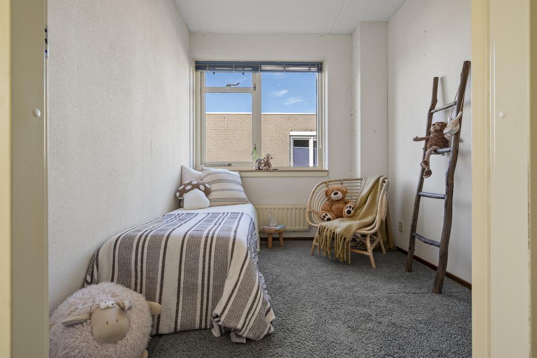 Tussenwoning te koop: Korenmolen 64, Alphen Aan Den Rijn