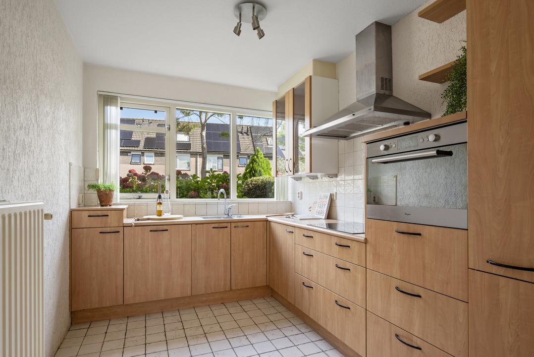 Tussenwoning te koop: Korenmolen 64, Alphen Aan Den Rijn