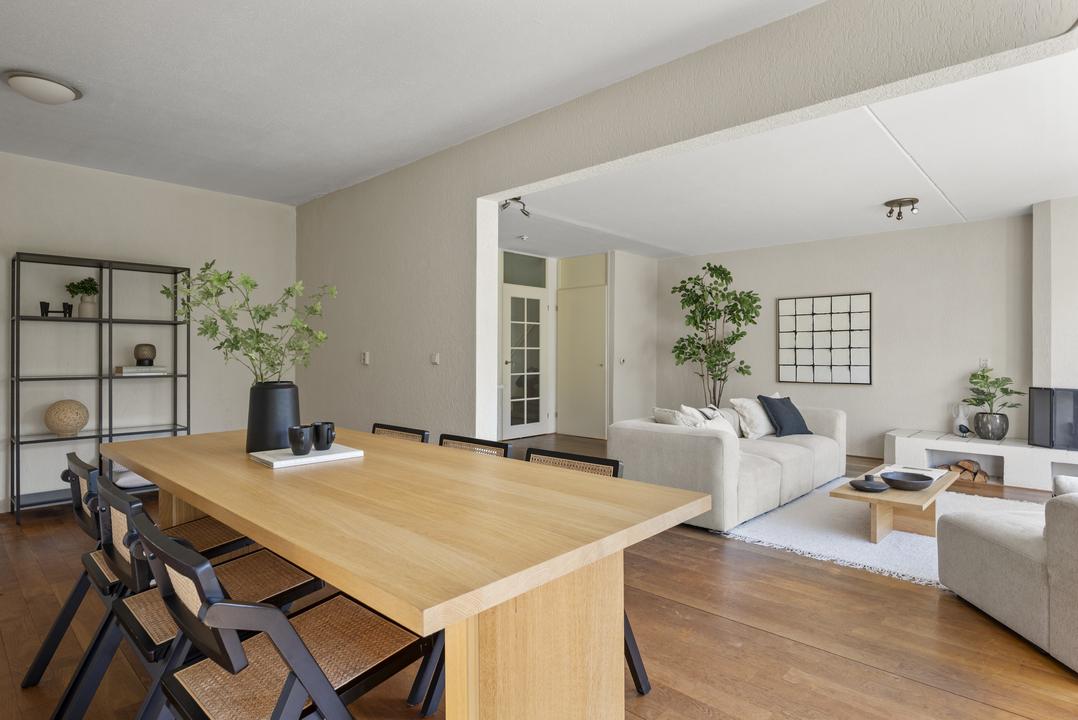 Tussenwoning te koop: Korenmolen 64, Alphen Aan Den Rijn