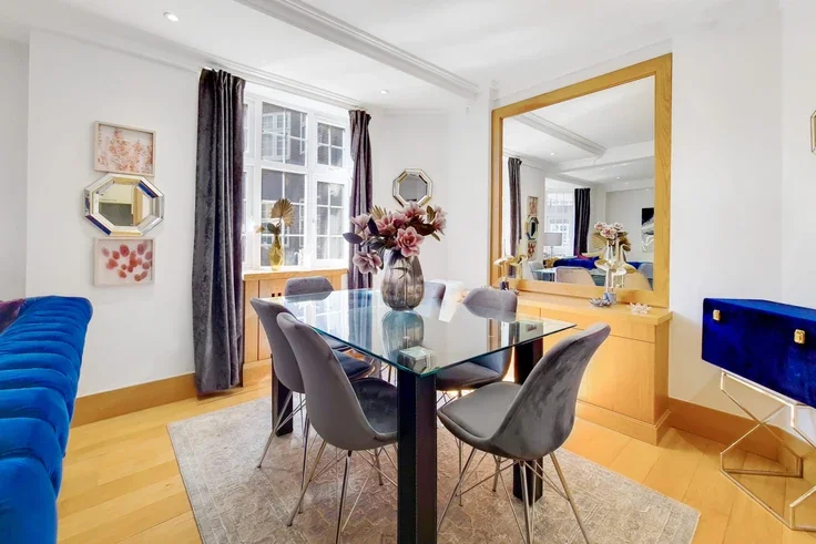 Flat Brompton Road in City of Westminster