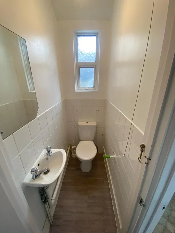 Room Wrottesley Road in Greater London