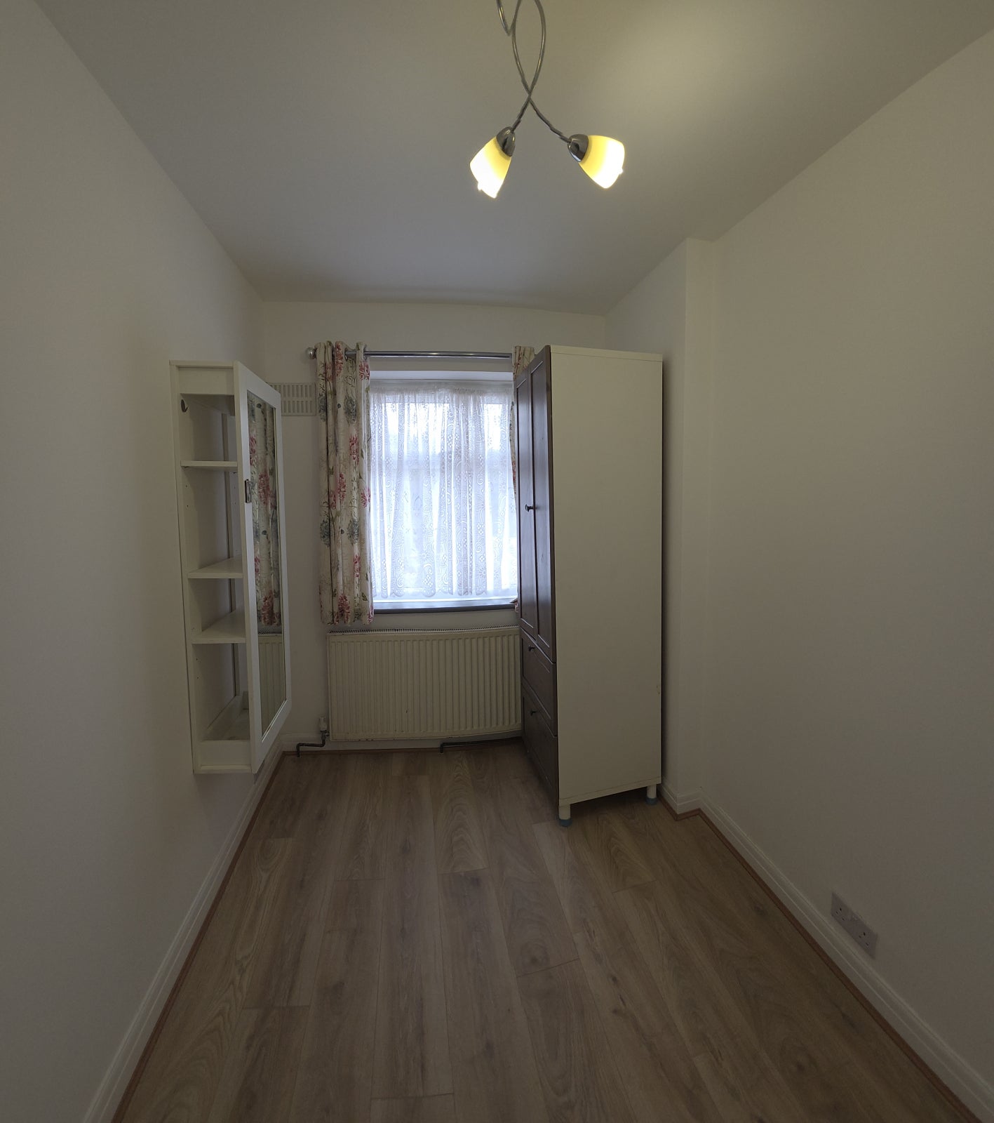 Flat Welland Gardens in Greater London