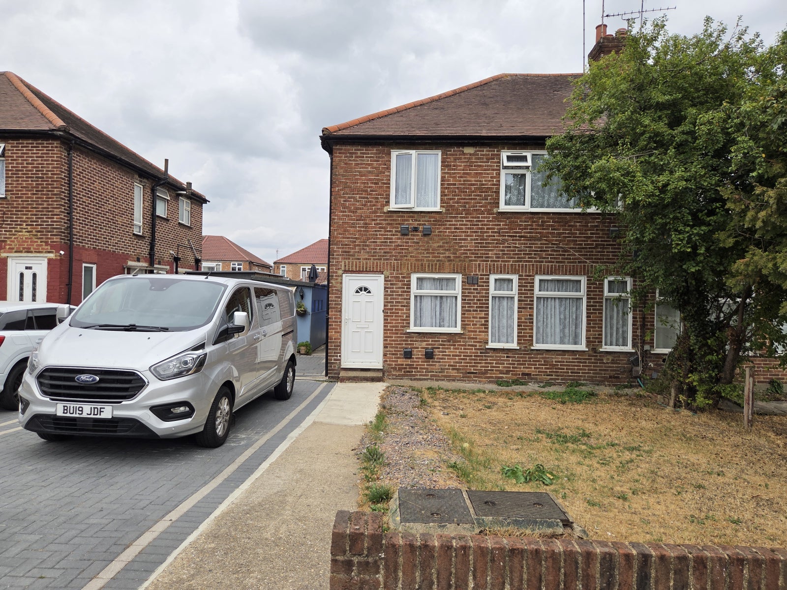 Flat Welland Gardens in Greater London