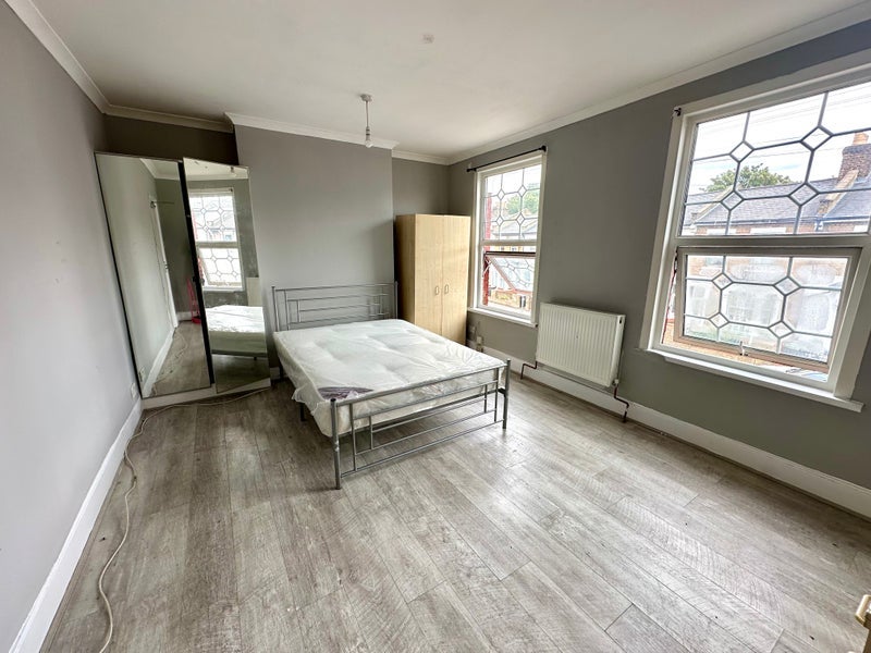 Room Hornsey Park Road in Greater London
