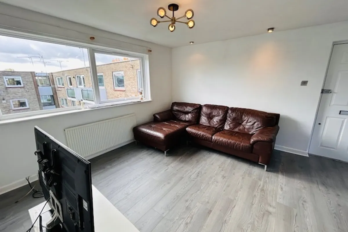 Flat Blenheim Road in Maidenhead