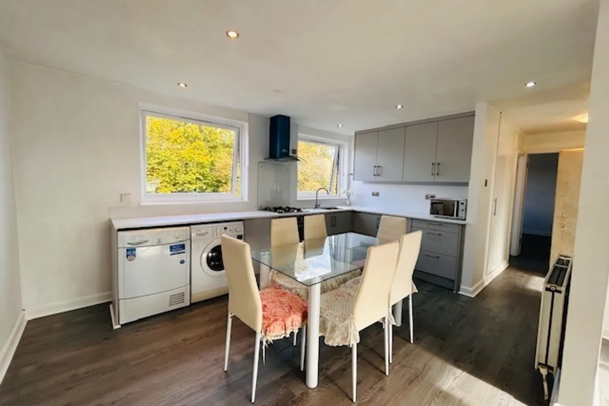 Flat Blenheim Road in Maidenhead