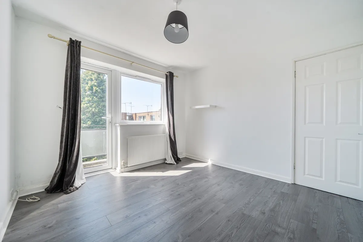 Flat Blenheim Road in Maidenhead