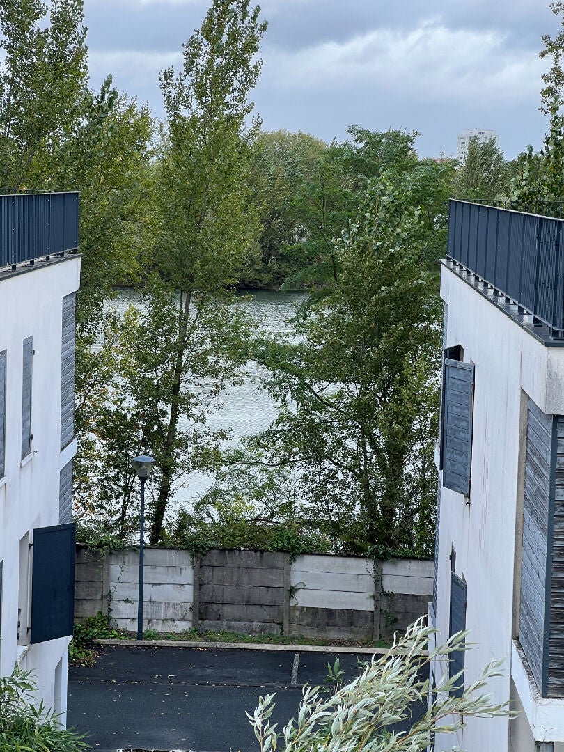 Flat Place de Courrejean in Villenave-d'Ornon