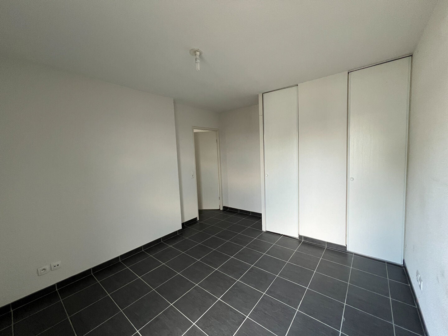 Flat Place de Courrejean in Villenave-d'Ornon