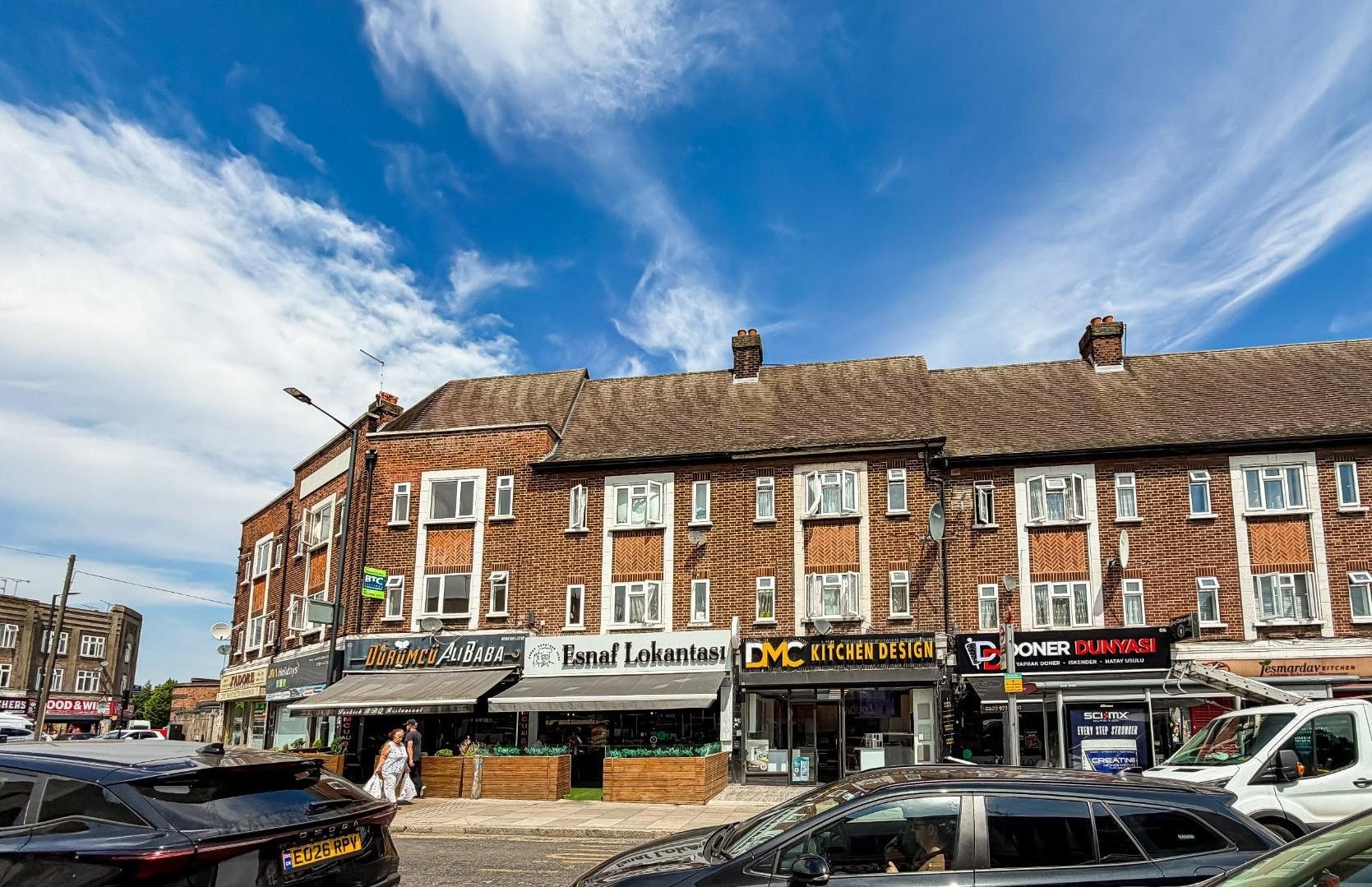 Flat Green Street in Greater London