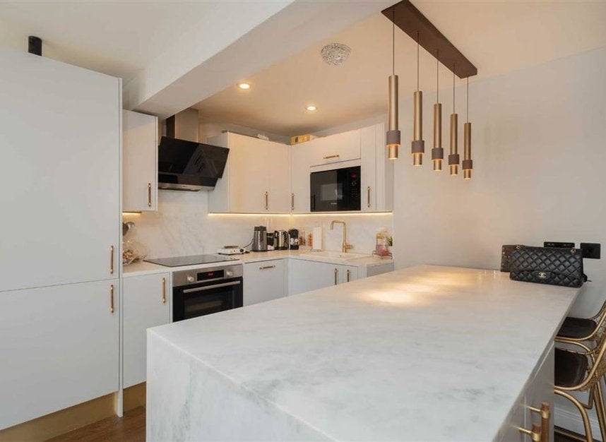 Flat Gloucester Terrace in City of Westminster
