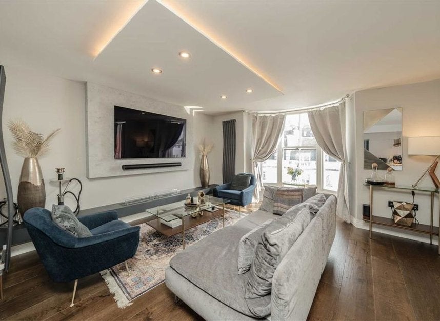 Flat Gloucester Terrace in City of Westminster