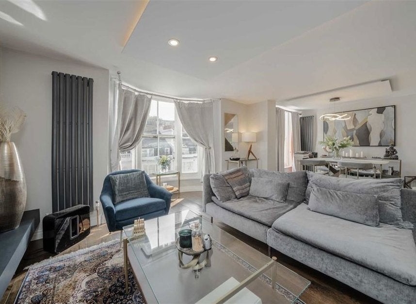 Flat Gloucester Terrace in City of Westminster