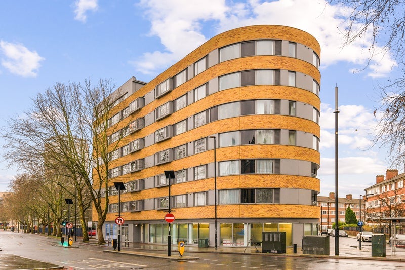 Room Jamaica Road in Greater London