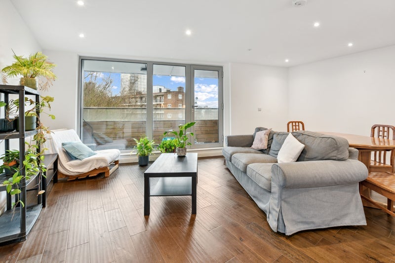 Room Jamaica Road in Greater London