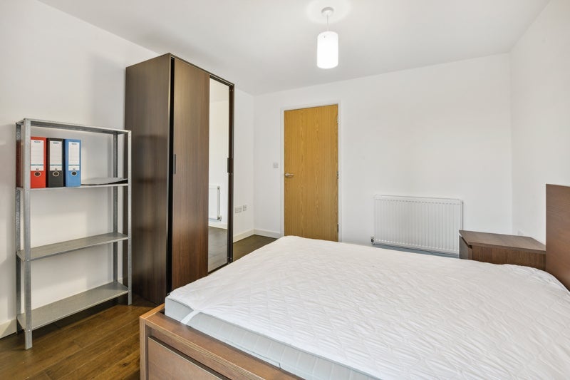 Room Jamaica Road in Greater London