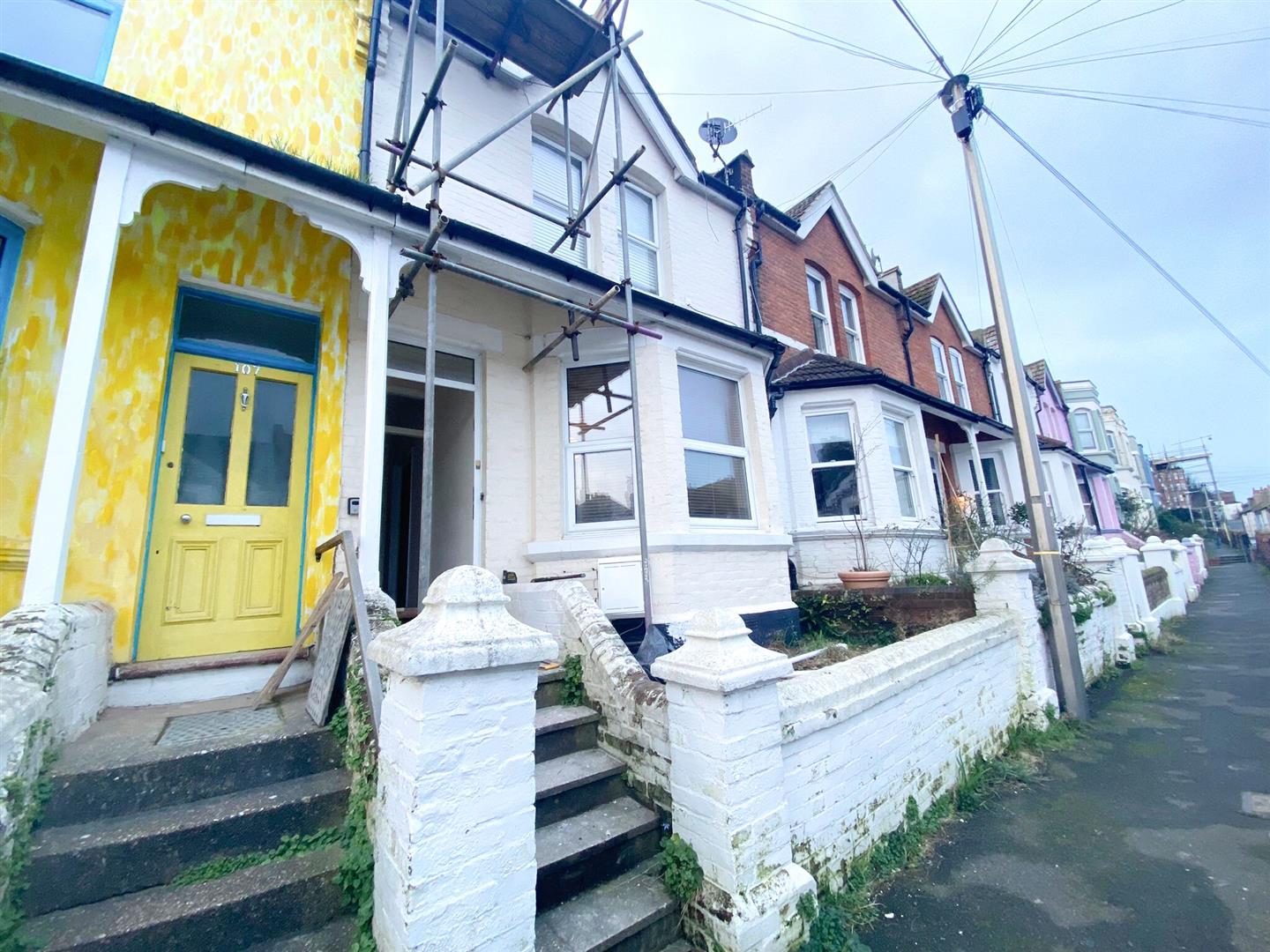 Flat Stonefield Road in St Leonards