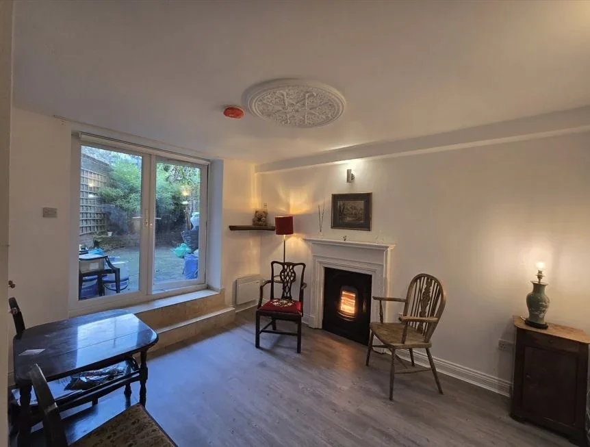 Flat Fernhead Road in City of Westminster