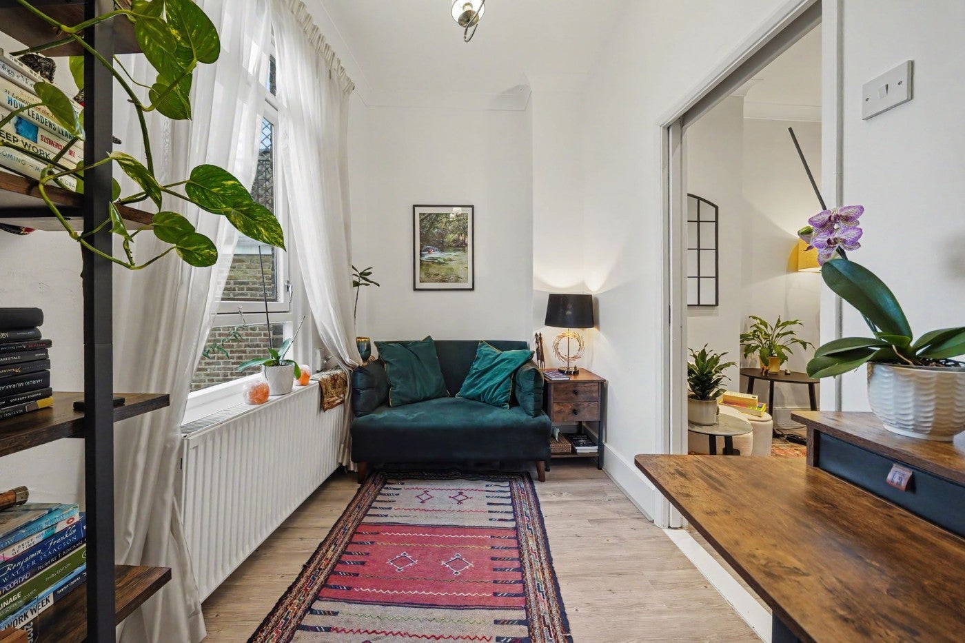 Flat Fairbridge Road in Greater London