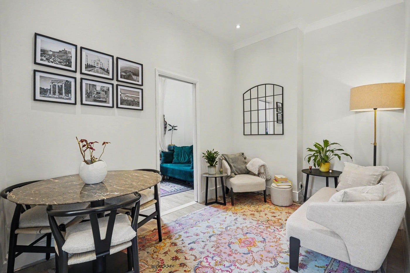Flat Fairbridge Road in Greater London