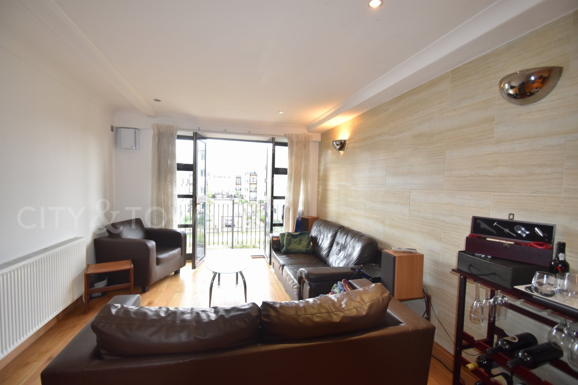 Flat Copperfield Road in Greater London