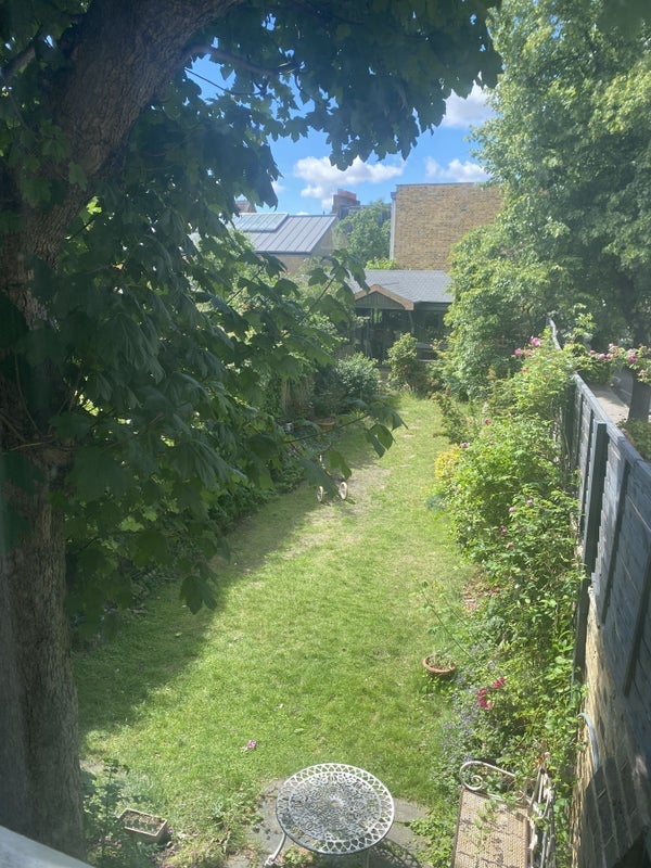 Room Larkhall Lane in Greater London