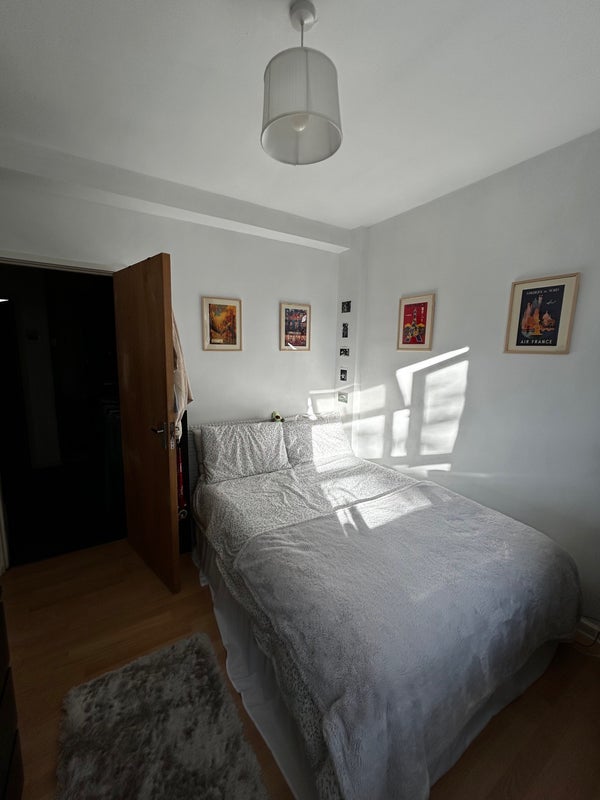 Room Mintern Street in Greater London