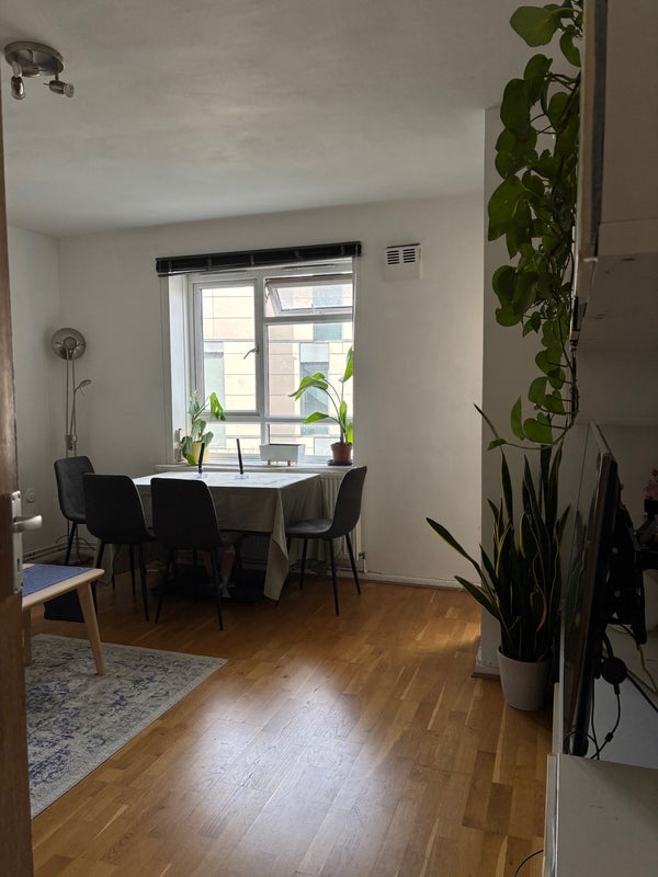 Room Mintern Street in Greater London
