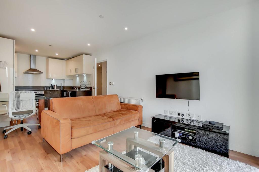 Flat Yabsley Street in Greater London