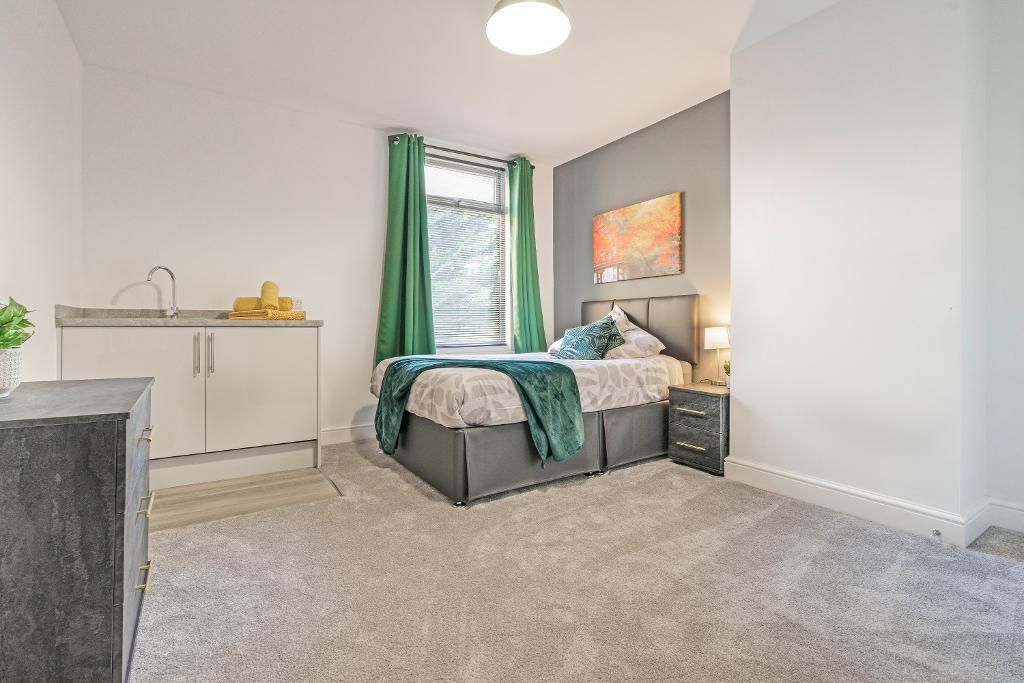 Room Hayle Road in Maidstone