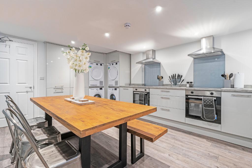 Room Hayle Road in Maidstone