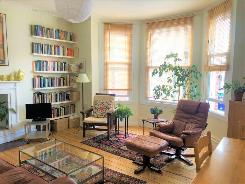 Flat Holmleigh Road in Greater London