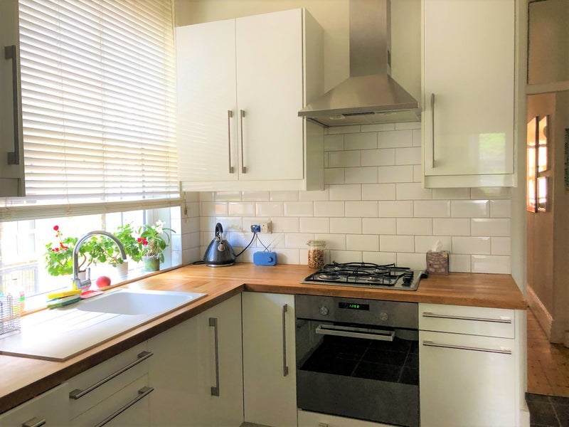 Flat Holmleigh Road in Greater London