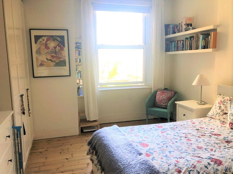 Flat Holmleigh Road in Greater London