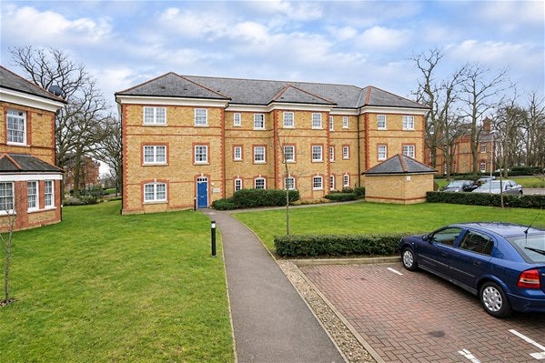 Flat Blackwell Close in London