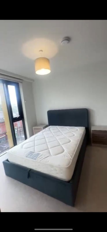 Room Ellesmere Street in Manchester