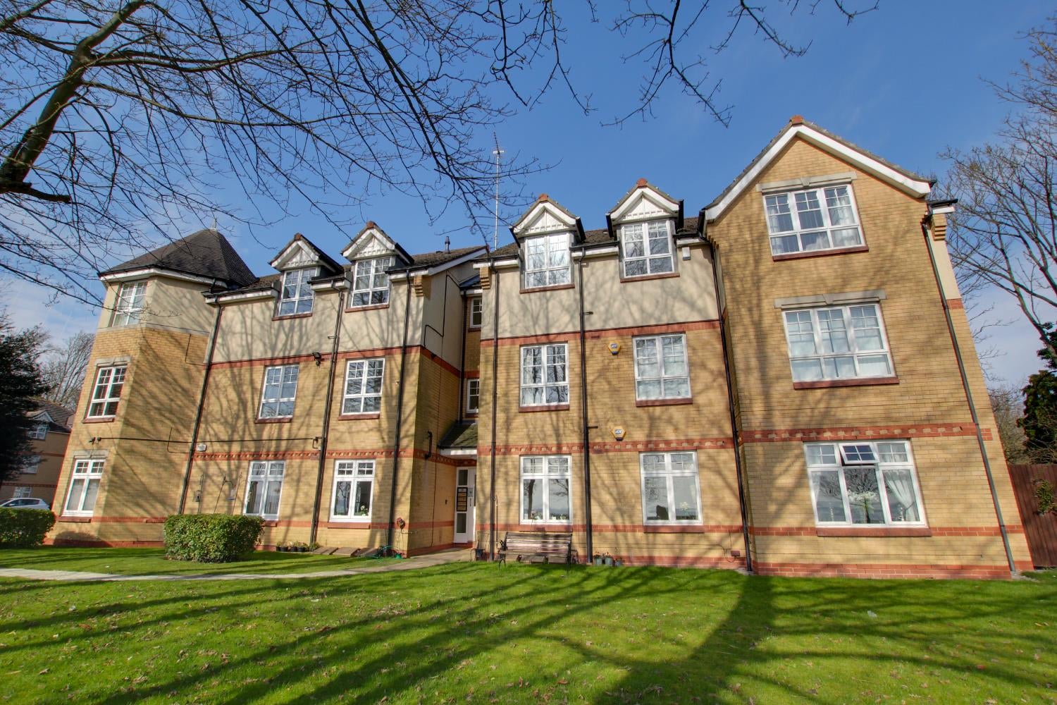 Flat The Coachings in Hessle
