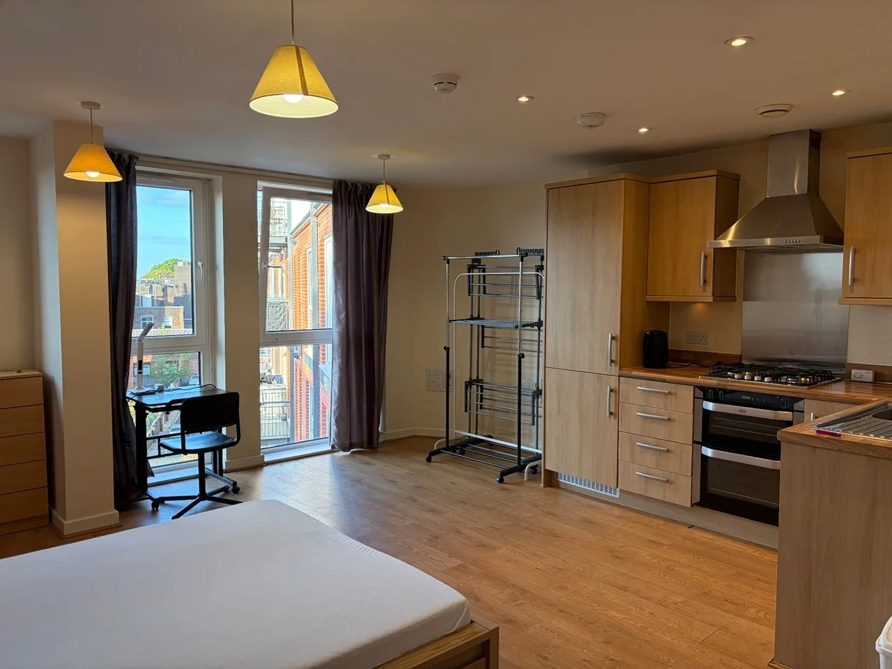 Flat Northolt Road in Greater London