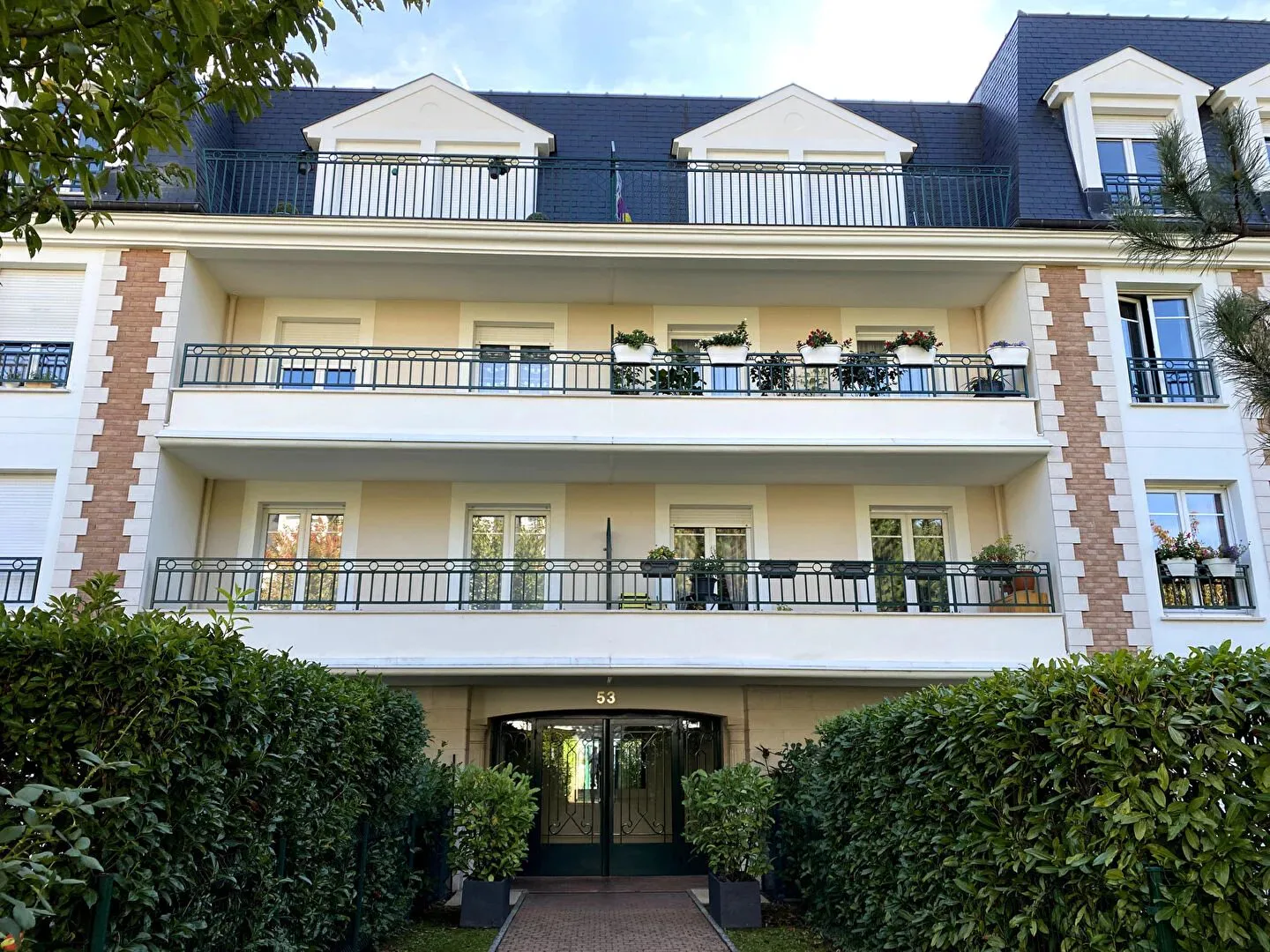Flat Avenue du Général Leclerc in Le Plessis-Trévise