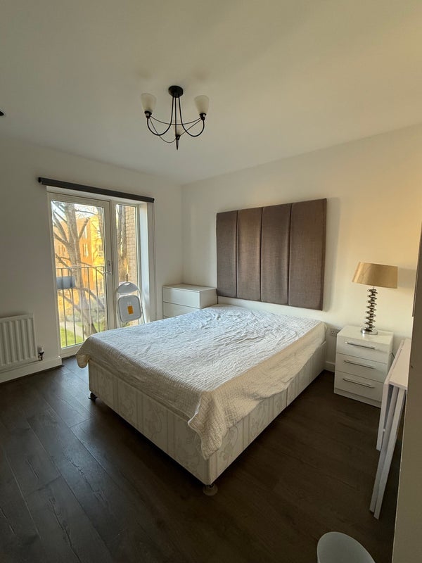 Room St Clements Avenue in Greater London