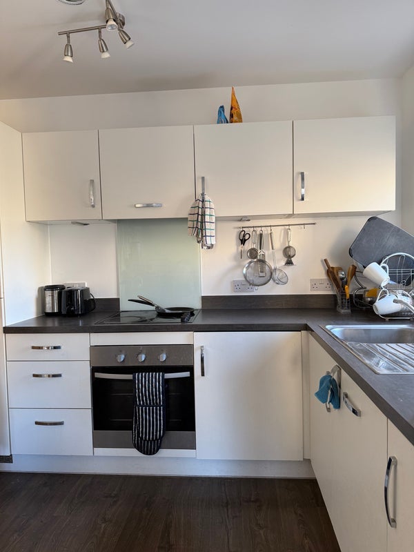 Room St Clements Avenue in Greater London